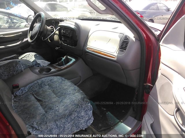 5LMPU28L5WLJ25718 - 1998 LINCOLN NAVIGATOR 红色 照片 5