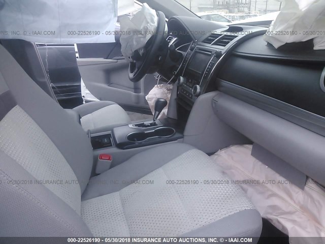 4T4BF1FK0DR336365 - 2013 TOYOTA CAMRY L/SE/LE/XLE 白色 照片 5