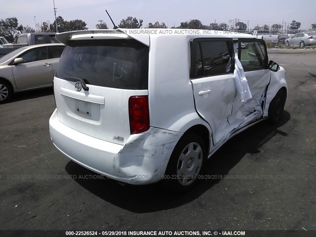 JTLKE50E581040507 - 2008 TOYOTA SCION XB WHITE photo 4