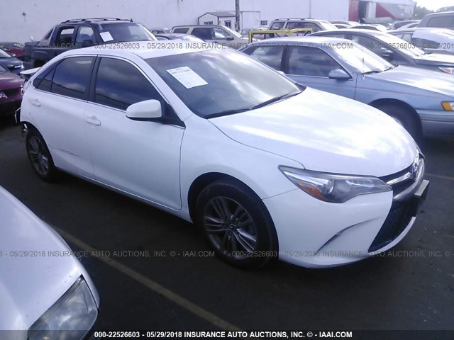 4T1BF1FK8GU153374 - 2016 TOYOTA CAMRY LE/XLE/SE/XSE WHITE photo 1