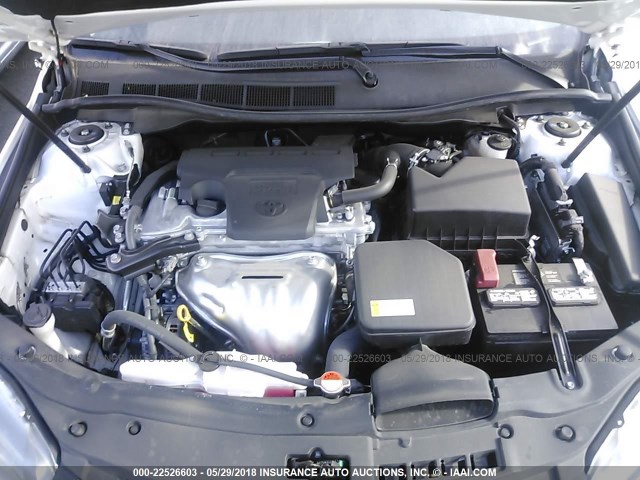 4T1BF1FK8GU153374 - 2016 TOYOTA CAMRY LE/XLE/SE/XSE WHITE photo 10