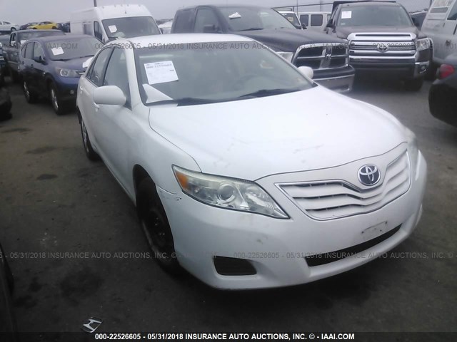 4T1BF3EK2BU665380 - 2011 TOYOTA CAMRY SE/LE/XLE WHITE photo 1
