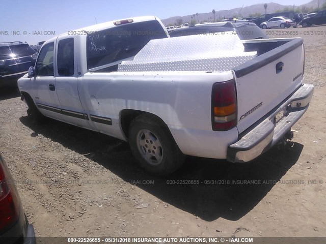 2GCEC19T021427587 - 2002 CHEVROLET SILVERADO C1500 WHITE photo 3