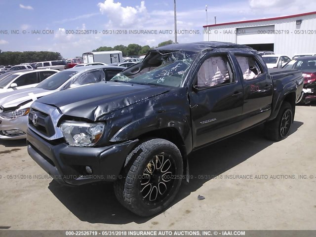 3TMLU4EN0CM098882 - 2012 TOYOTA TACOMA DOUBLE CAB ნაცრისფერი ფოტო 2
