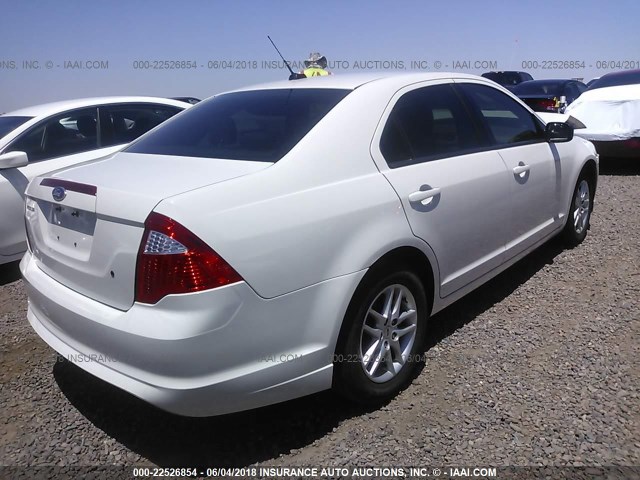 3FAHP0GA2CR339396 - 2012 FORD FUSION S WHITE photo 4