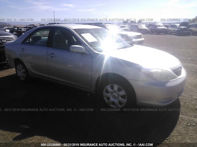 4T1BE32K94U854568 - 2004 TOYOTA CAMRY LE/XLE/SE ვერცხლისფერი ფოტო 1