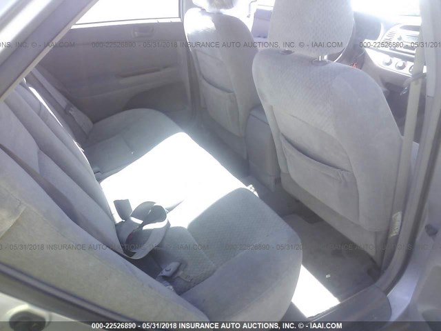 4T1BE32K94U854568 - 2004 TOYOTA CAMRY LE/XLE/SE ვერცხლისფერი ფოტო 8