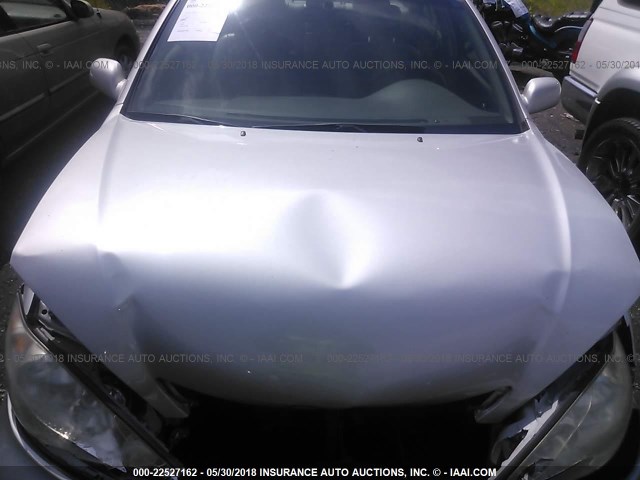 4T1BE32K35U577420 - 2005 TOYOTA CAMRY LE/XLE/SE ვერცხლისფერი ფოტო 10