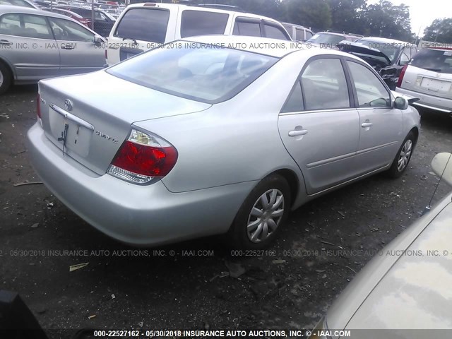4T1BE32K35U577420 - 2005 TOYOTA CAMRY LE/XLE/SE ვერცხლისფერი ფოტო 4