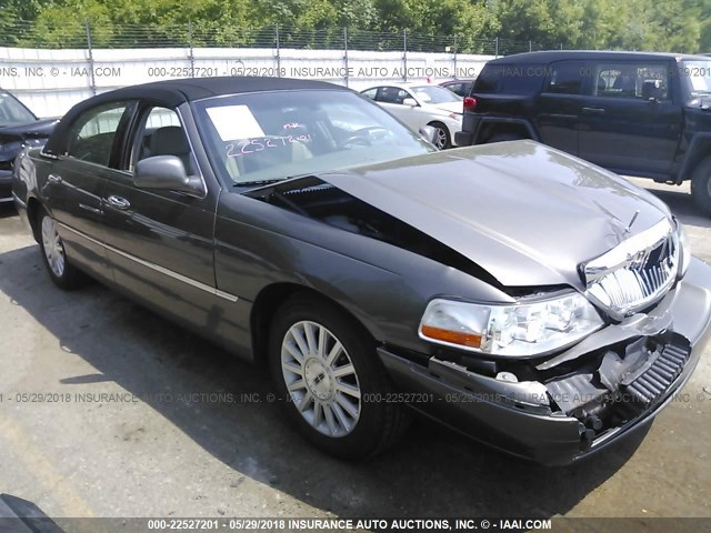1LNHM81W63Y664197 - 2003 LINCOLN TOWN CAR EXECUTIVE GRAY photo 1