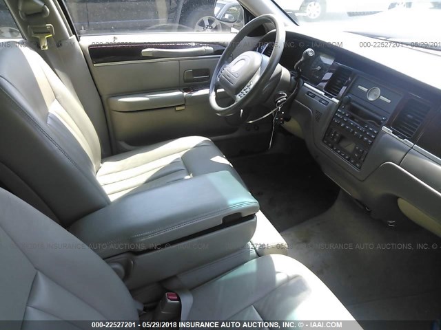 1LNHM81W63Y664197 - 2003 LINCOLN TOWN CAR EXECUTIVE GRAY photo 5