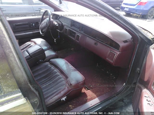 1G4BR8378NW407652 - 1992 BUICK ROADMASTER ESTATE MAROON photo 5