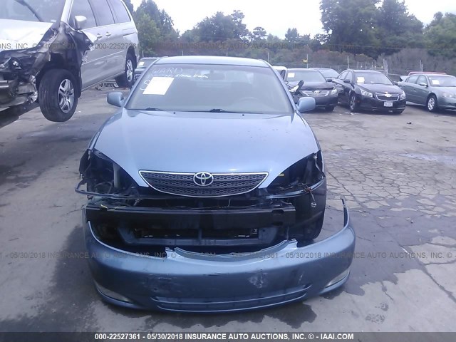 4T1BE32K02U555368 - 2002 TOYOTA CAMRY LE/XLE/SE ლურჯი ფოტო 6