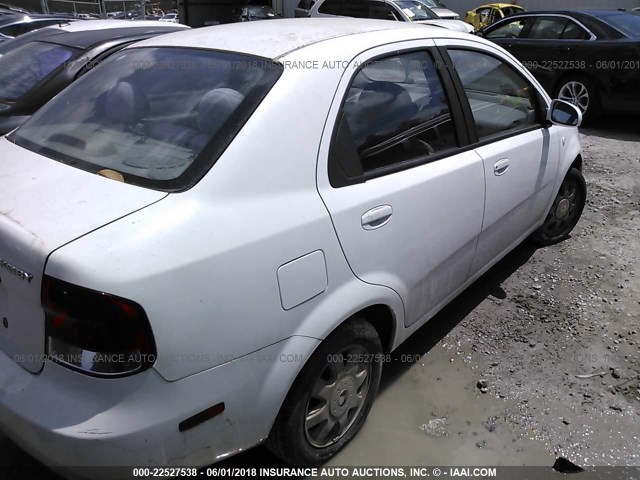 KL1TD52615B471108 - 2005 CHEVROLET AVEO LS WHITE photo 4