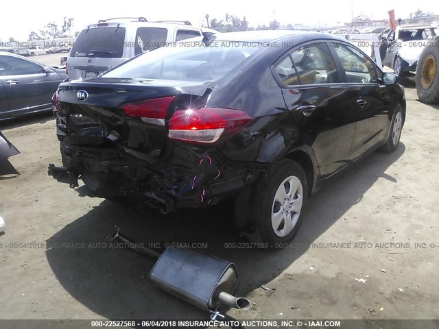 3KPFK4A78HE081226 - 2017 KIA FORTE LX BLACK photo 4