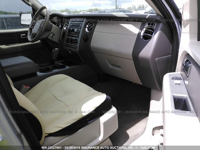 1FMJU1F55AEB56732 - 2010 FORD EXPEDITION XLT SILVER photo 5