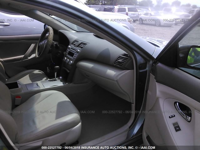 4T1BF3EK2BU642214 - 2011 TOYOTA CAMRY SE/LE/XLE GREEN photo 5