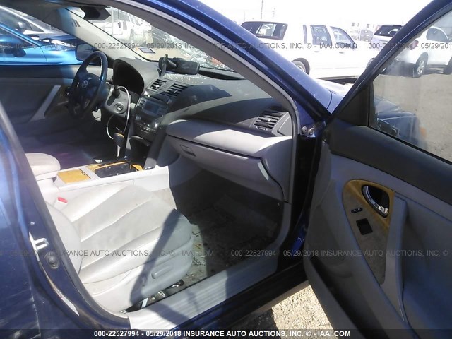 JTNBE46K573120827 - 2007 TOYOTA CAMRY NEW GENERAT CE/LE/XLE/SE BLUE photo 5