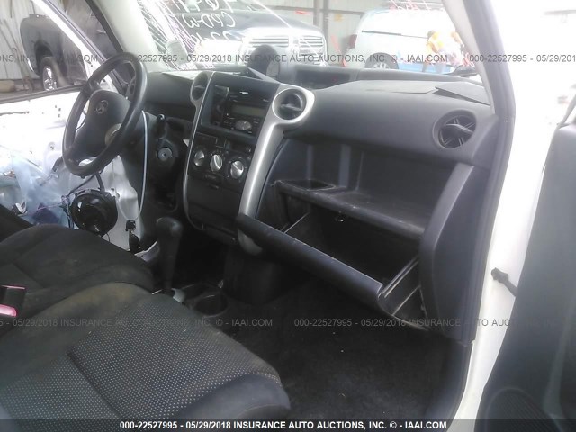 JTLKT324850204641 - 2005 TOYOTA SCION XB 白色 照片 5