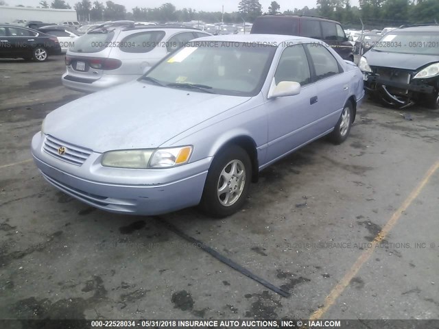 4T1BG22K8WU196121 - 1998 TOYOTA CAMRY CE/LE/XLE 浅蓝色 照片 2