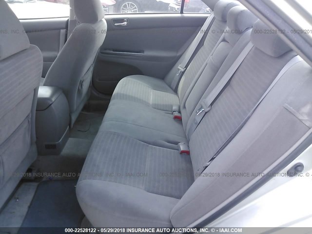 4T1BE32K65U051606 - 2005 TOYOTA CAMRY LE/XLE/SE ვერცხლისფერი ფოტო 8