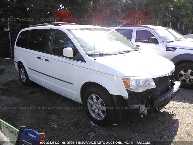 2A4RR5D12AR421328 - 2010 CHRYSLER TOWN & COUNTRY TOURING WHITE photo 1