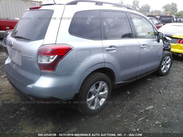 JF2SJAEC0EH428370 - 2014 SUBARU FORESTER 2.5I PREMIUM GRAY photo 4