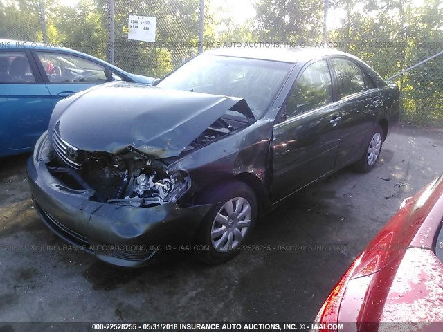 4T1BE32K25U065471 - 2005 TOYOTA CAMRY LE/XLE/SE მწვანე ფოტო 2