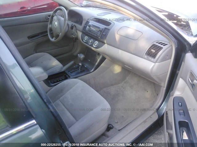 4T1BE32K25U065471 - 2005 TOYOTA CAMRY LE/XLE/SE მწვანე ფოტო 5
