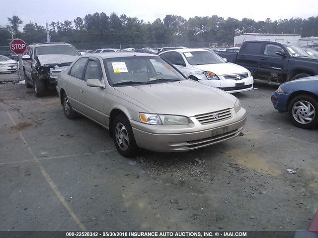 4T1BG22K4WU338321 - 1998 TOYOTA CAMRY CE/LE/XLE ოქროსფერი ფოტო 1