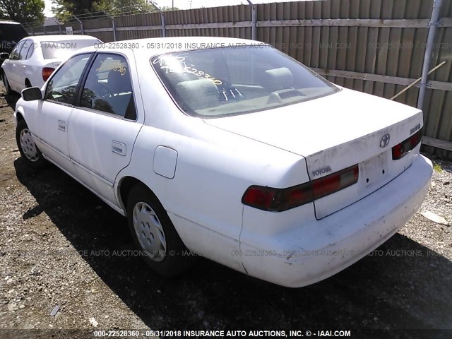 4T1BG28K7WU845236 - 1998 TOYOTA CAMRY CE/LE/XLE თეთრი ფოტო 3