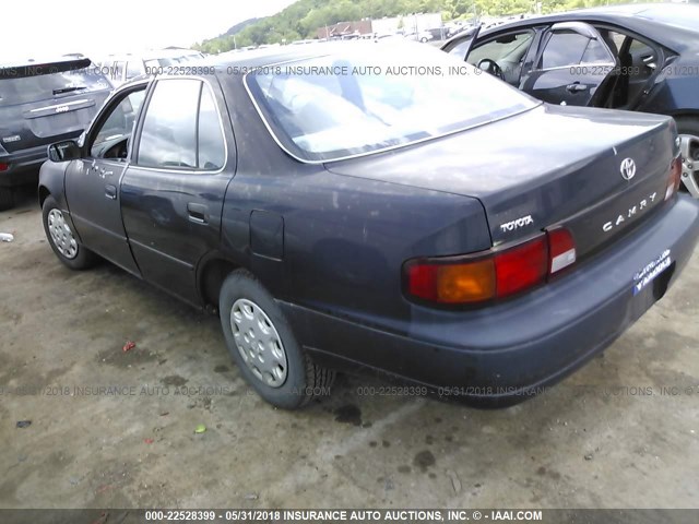 4T1BG12K9TU674097 - 1996 TOYOTA CAMRY DX/LE/XLE BLACK photo 3