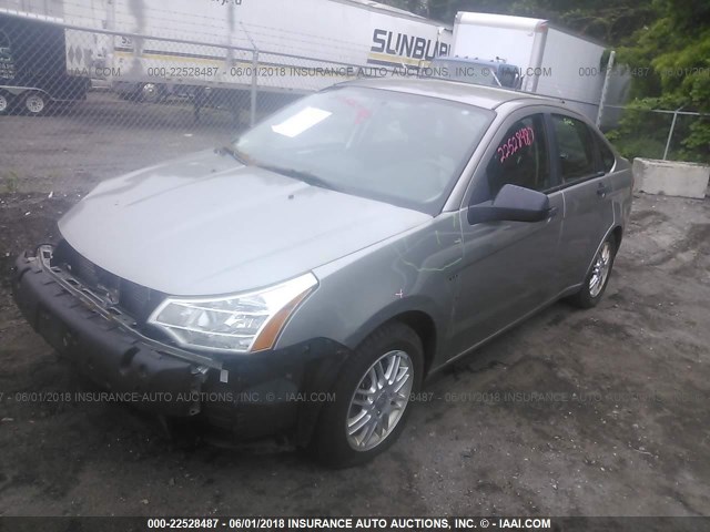 1FAHP35N68W105998 - 2008 FORD FOCUS SE/SEL/SES GRAY photo 2