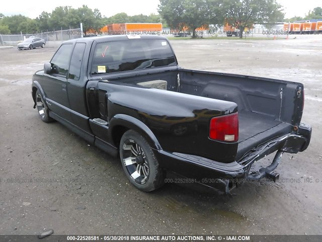 1GCCS19W928259482 - 2002 CHEVROLET S TRUCK S10 BLACK photo 3