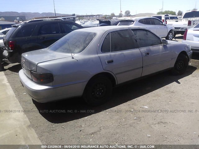 4T1BG12K5TU811956 - 1996 TOYOTA CAMRY DX/LE/XLE GRAY photo 4