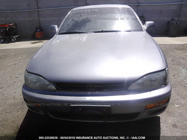 4T1BG12K5TU811956 - 1996 TOYOTA CAMRY DX/LE/XLE GRAY photo 6