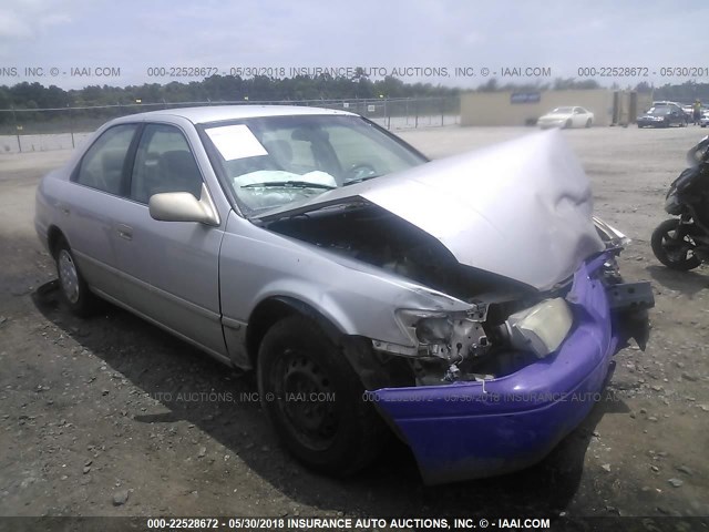 4T1BG22K2VU767102 - 1997 TOYOTA CAMRY CE/LE/XLE ოქროსფერი ფოტო 1