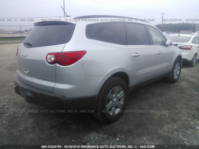 1GNEV23D59S103327 - 2009 CHEVROLET TRAVERSE LT SILVER photo 4