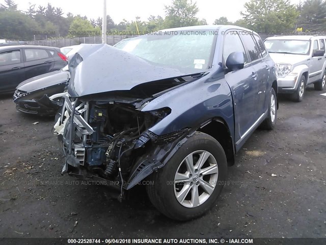 5TDBK3EH0DS182353 - 2013 TOYOTA HIGHLANDER PLUS/SE BLUE photo 2