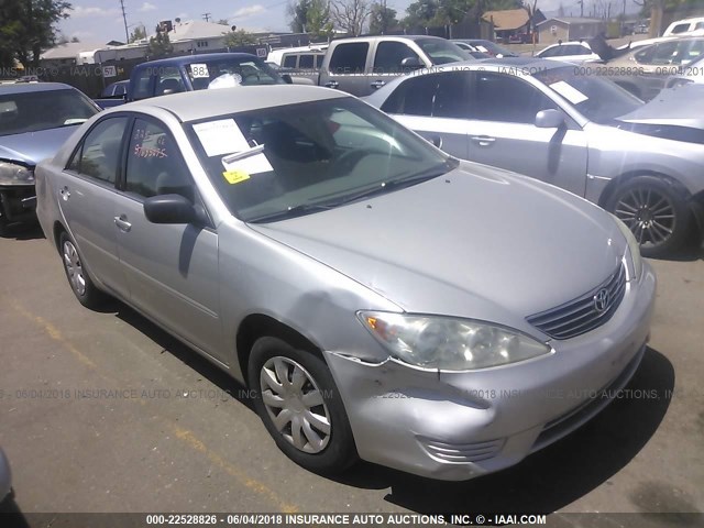 4T1BE32K35U426996 - 2005 TOYOTA CAMRY LE/XLE/SE 银色 照片 1