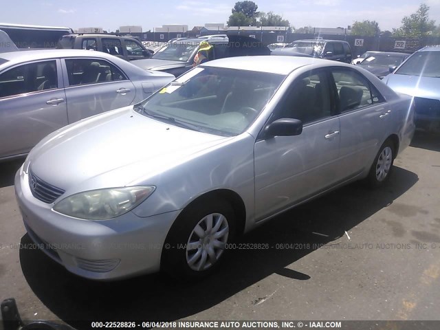 4T1BE32K35U426996 - 2005 TOYOTA CAMRY LE/XLE/SE 银色 照片 2