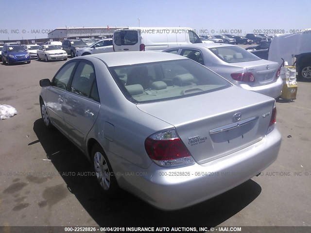4T1BE32K35U426996 - 2005 TOYOTA CAMRY LE/XLE/SE 银色 照片 3