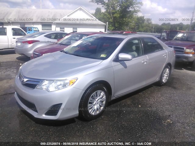 4T4BF1FK4DR304423 - 2013 TOYOTA CAMRY L/SE/LE/XLE 银色 照片 2