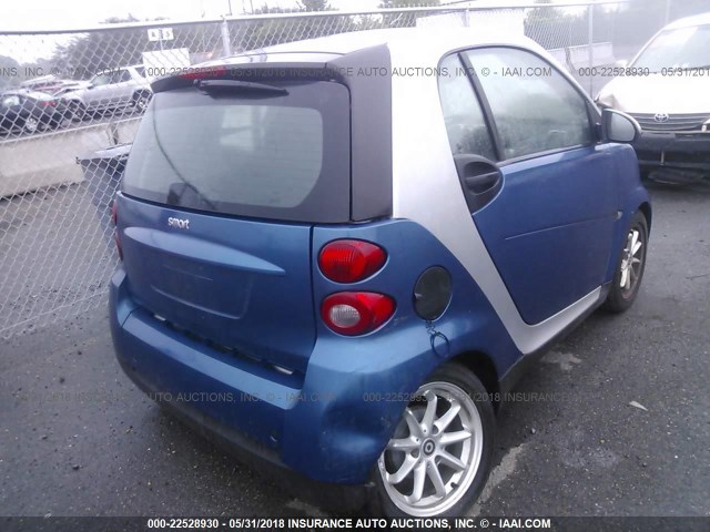 WMEEJ31XX8K196000 - 2008 SMART FORTWO PURE/PASSION BLUE photo 4
