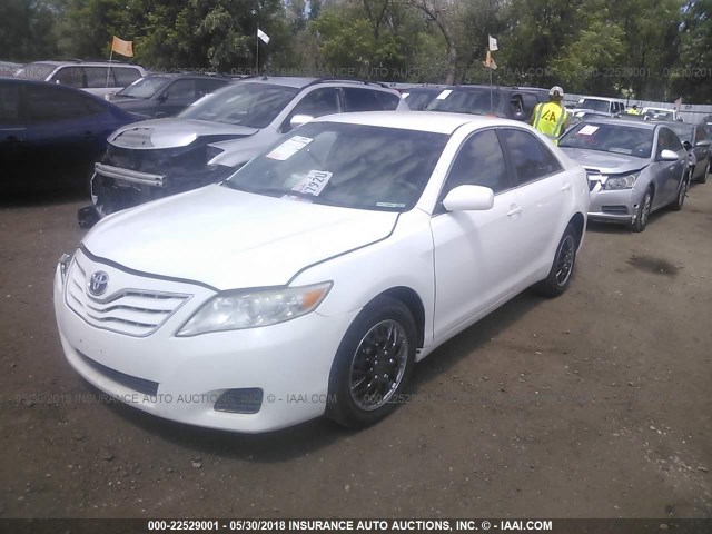 4T1BF3EK1BU654547 - 2011 TOYOTA CAMRY SE/LE/XLE 白色 照片 2