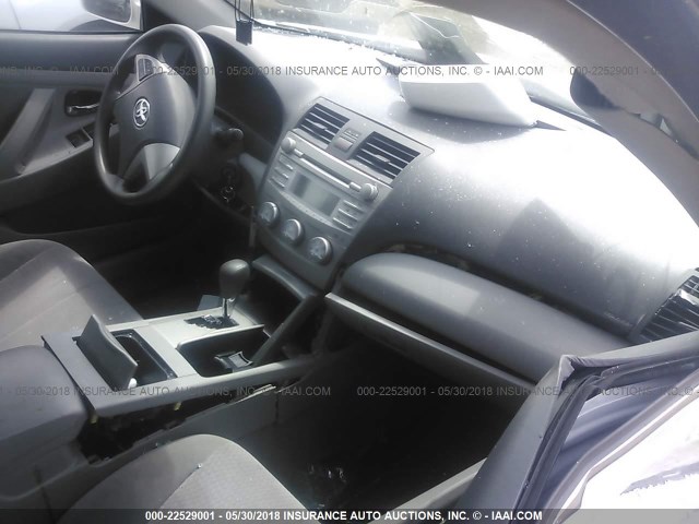 4T1BF3EK1BU654547 - 2011 TOYOTA CAMRY SE/LE/XLE 白色 照片 5