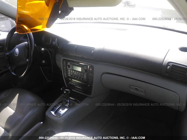 WVWRH63B63P397578 - 2003 VOLKSWAGEN PASSAT GLX 灰色 照片 5