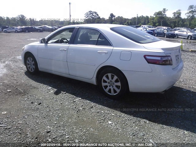 JTNBK46K373013428 - 2007 TOYOTA CAMRY NEW GENERAT LE/XLE/SE WHITE photo 3