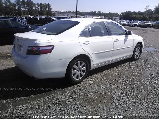 JTNBK46K373013428 - 2007 TOYOTA CAMRY NEW GENERAT LE/XLE/SE WHITE photo 4