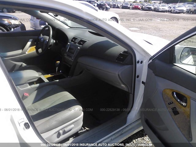 JTNBK46K373013428 - 2007 TOYOTA CAMRY NEW GENERAT LE/XLE/SE WHITE photo 5